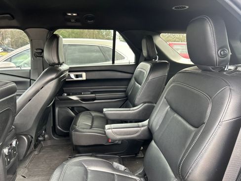 Certified 2020 Ford Explorer XLT w/ Equipment Group 202A image 13