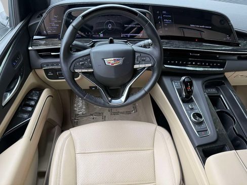 Used 2024 Cadillac Escalade Premium Luxury w/ Performance Package AWD/4WD image 4