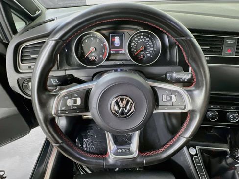 Used 2017 Volkswagen GTI SE FWD image 11