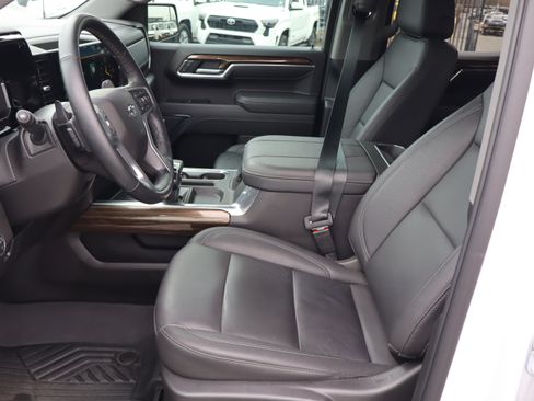 Certified 2025 Chevrolet Silverado 1500 LT Trail Boss w/ Convenience Package II image 19