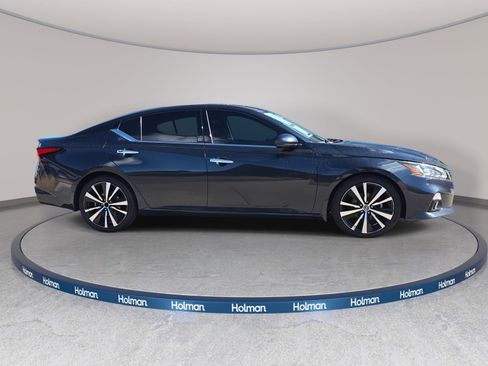 Used 2019 Nissan Altima 2.5 Platinum image 5