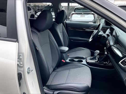 Used 2025 Kia Seltos S FWD image 9