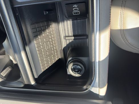 Used 2025 Ford Expedition Active AWD/4WD image 20
