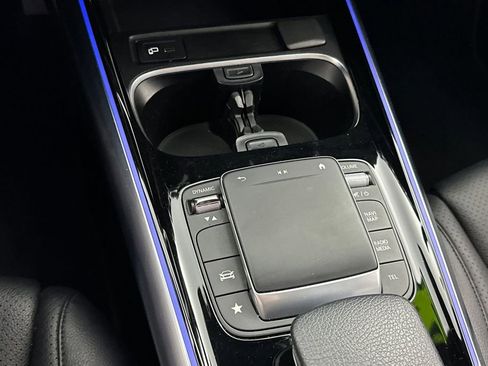Used 2021 Mercedes-Benz GLA 250 image 36