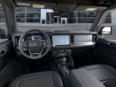New 2025 Ford Bronco Badlands image 9
