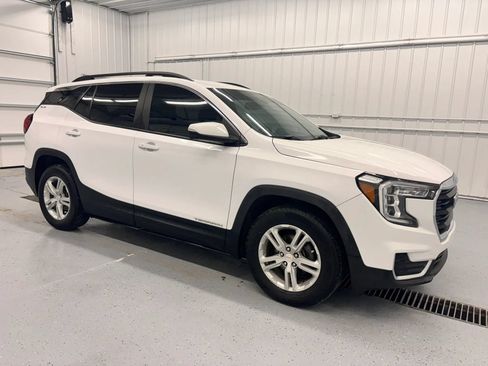 Used 2022 GMC Terrain SLE w/ Driver Convenience Package FWD image 11