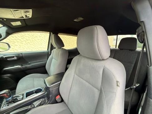 Used 2019 Toyota Tacoma TRD Sport AWD/4WD image 20