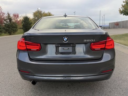 Used 2016 BMW 320i Sedan image 4