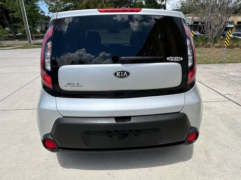 Used 2014 Kia Soul FWD image 6