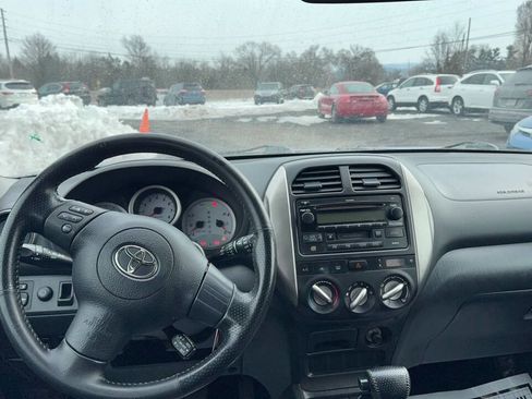 Used 2004 Toyota RAV4 2WD image 10