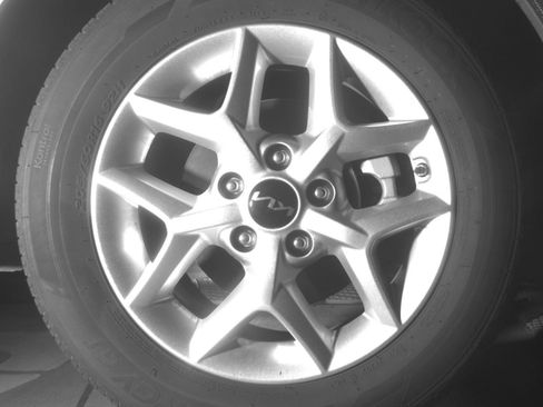Used 2025 Kia Soul LX w/ LX Technology Package FWD image 16