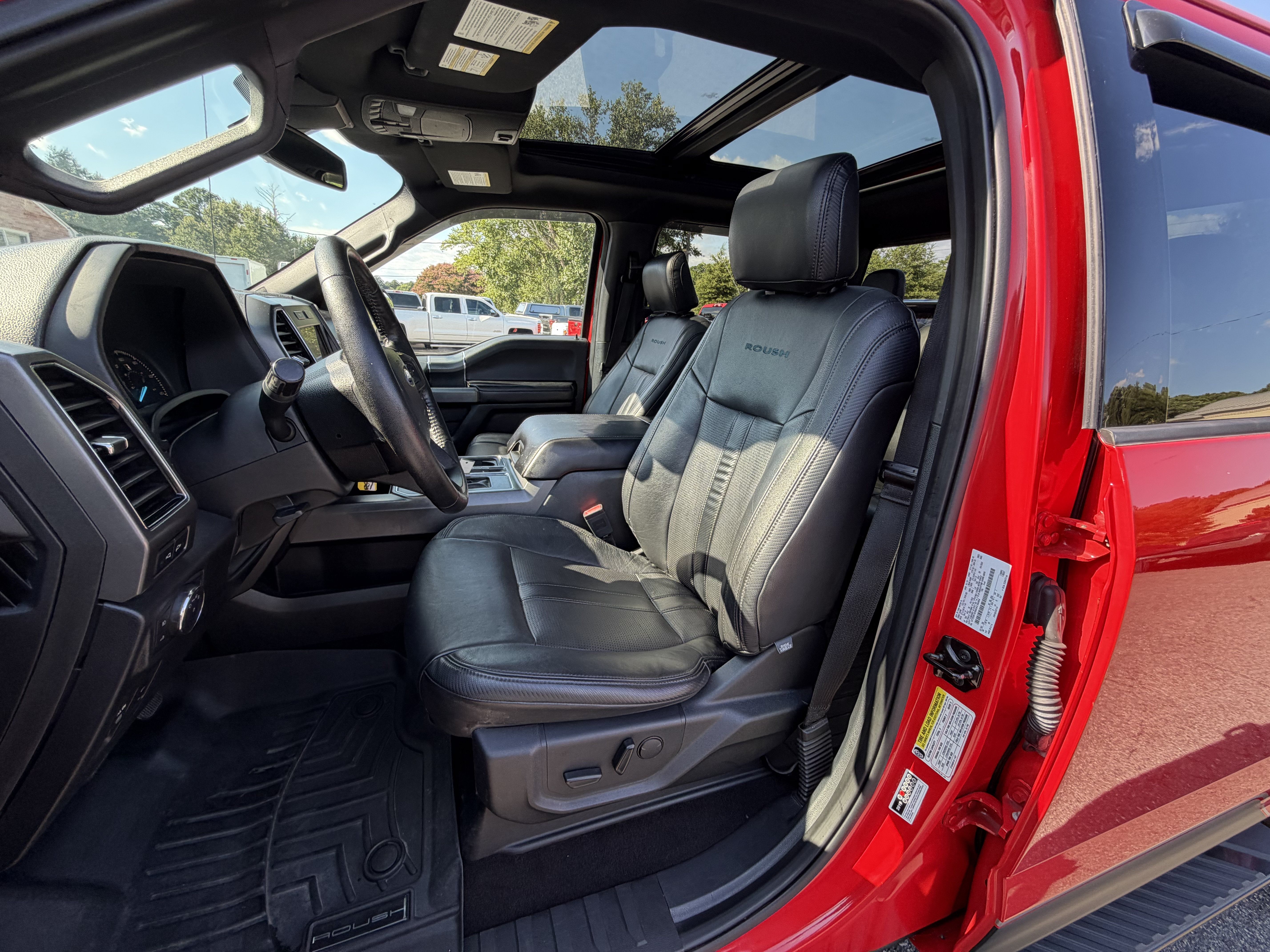 Used 2019 Ford F150 XLT w/ Equipment Group 302A Luxury AWD/4WD image 17