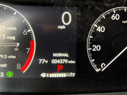 Used 2025 Honda Pilot EX-L image 5