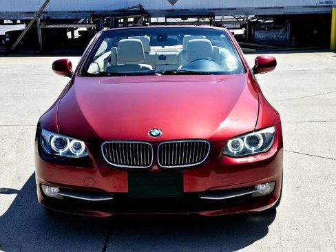 Used 2011 BMW 335i Convertible image 9