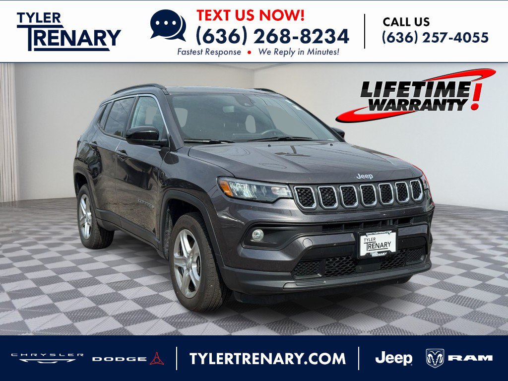 Used 2024 Jeep Compass Latitude AWD/4WD image 1