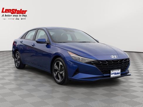 Used 2023 Hyundai Elantra SEL w/ Convenience Package image 7