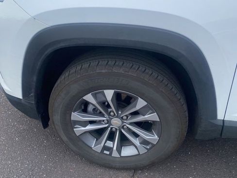 Used 2026 Chevrolet Equinox LT AWD/4WD image 18