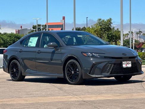 New 2026 Toyota Camry SE w/ Convenience Package FWD image 2