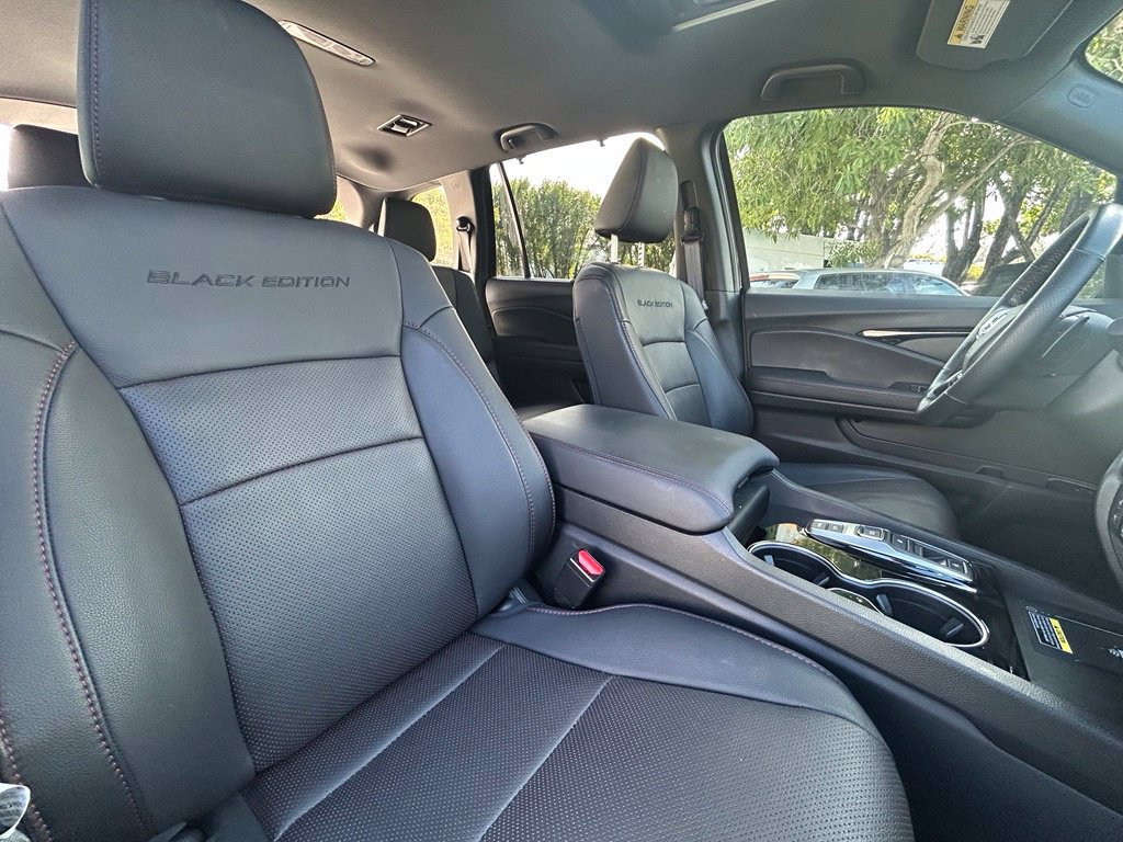 Used 2025 Honda Passport Black Edition image 30