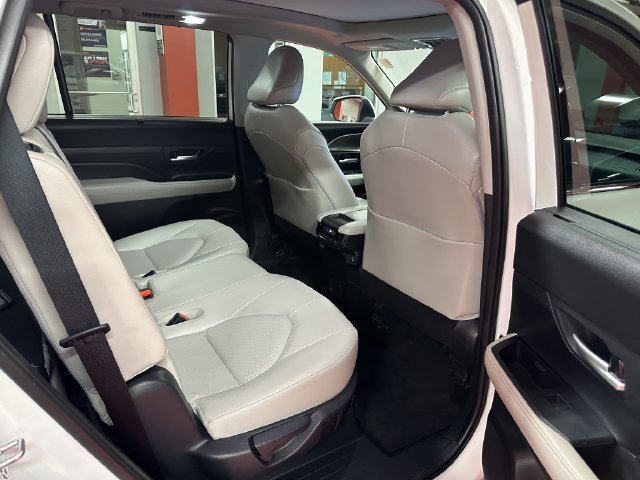 Certified 2025 Toyota Grand Highlander FWD image 14