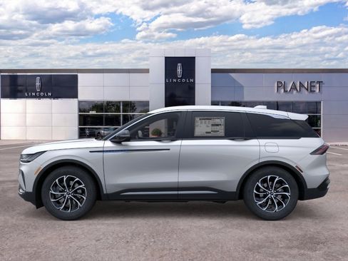 New 2026 Lincoln Nautilus Premier AWD/4WD image 3