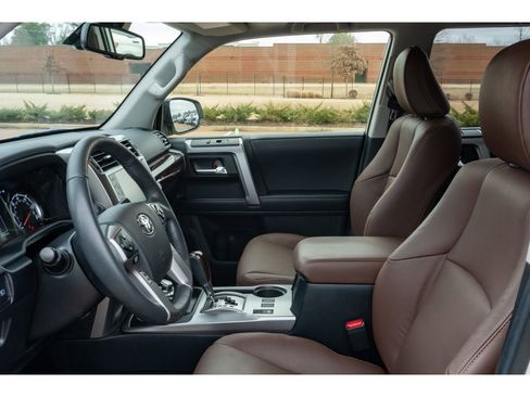 Used 2022 Toyota 4Runner Limited image 11