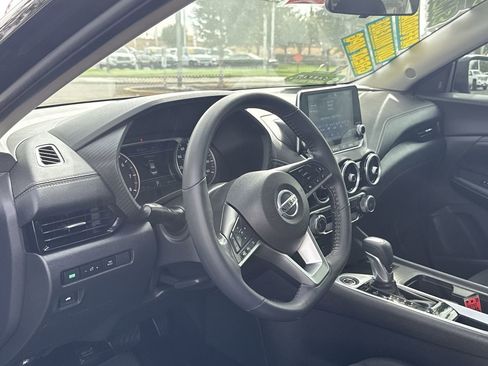 Used 2022 Nissan Sentra SV image 9