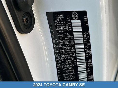 Used 2024 Toyota Camry SE w/ Convenience Package FWD image 31