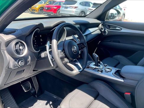 Used 2025 Alfa Romeo Stelvio Sprint AWD/4WD image 12