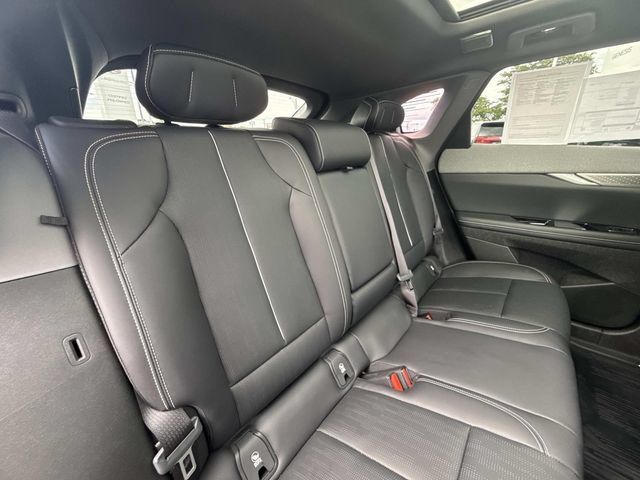 Certified 2025 Cadillac Optiq Luxury 2 w/ LPO, Floor Liner Package AWD/4WD image 25