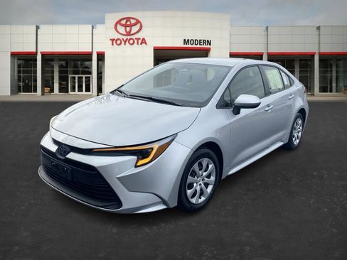 Certified 2024 Toyota Corolla LE image 1