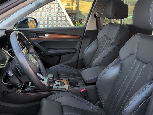 Used 2023 Audi Q5 e Premium Plus w/ Premium Plus Package image 12