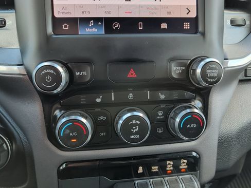 Used 2022 RAM 1500 Big Horn AWD/4WD image 19