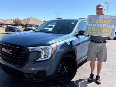 Used 2024 GMC Terrain SLE w/ Driver Convenience Package