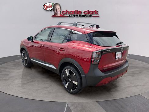 New 2026 Nissan Kicks SR w/ Cold Weather Package FWD image 4