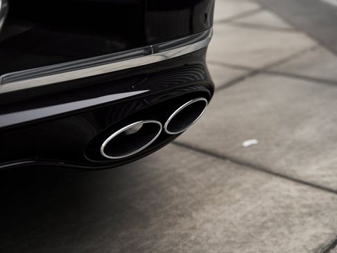 Used 2022 Bentley Continental GT image 12