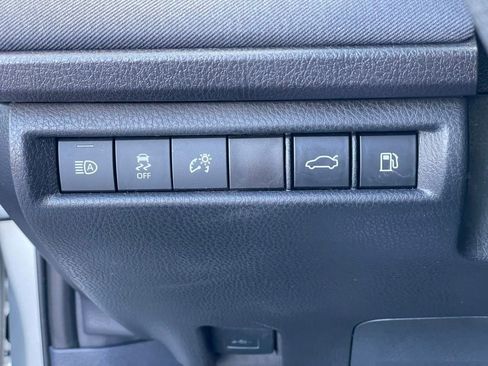 Used 2025 Toyota Camry LE image 15