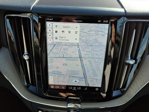 Certified 2025 Volvo XC60 B5 Plus image 14