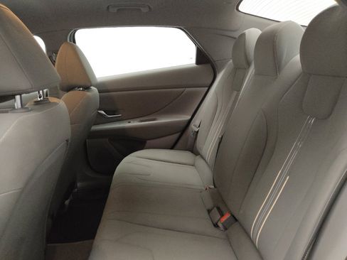 Used 2021 Hyundai Elantra SEL w/ Convenience Package FWD image 18