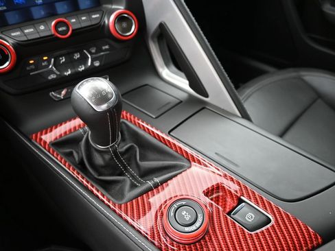 Used 2019 Chevrolet Corvette Stingray Coupe w/ Carbon Flash Badge Package image 17