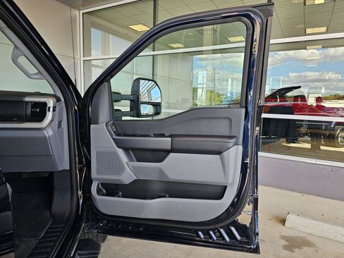 Used 2025 Ford F350 XLT image 13