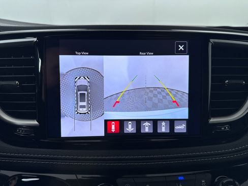 New 2026 Chrysler Pacifica Select image 15