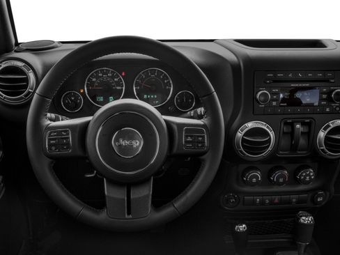 Used 2018 Jeep Wrangler Sahara w/ Connectivity Group AWD/4WD image 4