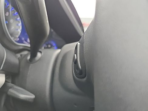 Used 2024 Chrysler Pacifica Touring-L image 44