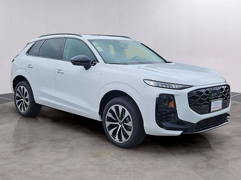 New 2026 Audi Q3 quattro 2.0T AWD/4WD image 2