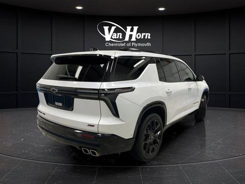 Used 2024 Chevrolet Traverse RS image 3