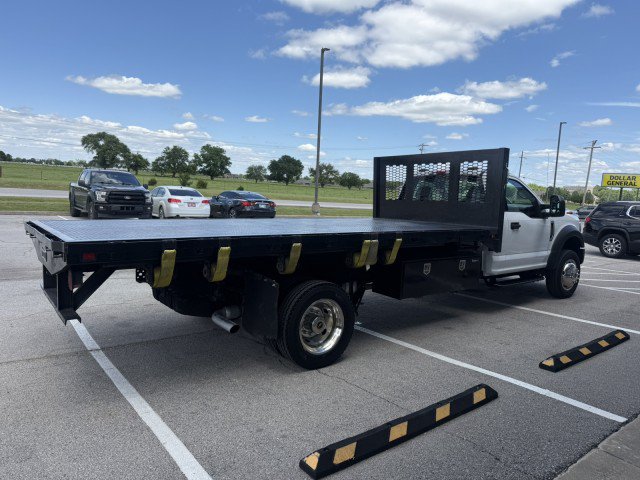Used 2021 Ford F550 2WD Regular Cab Super Duty image 3