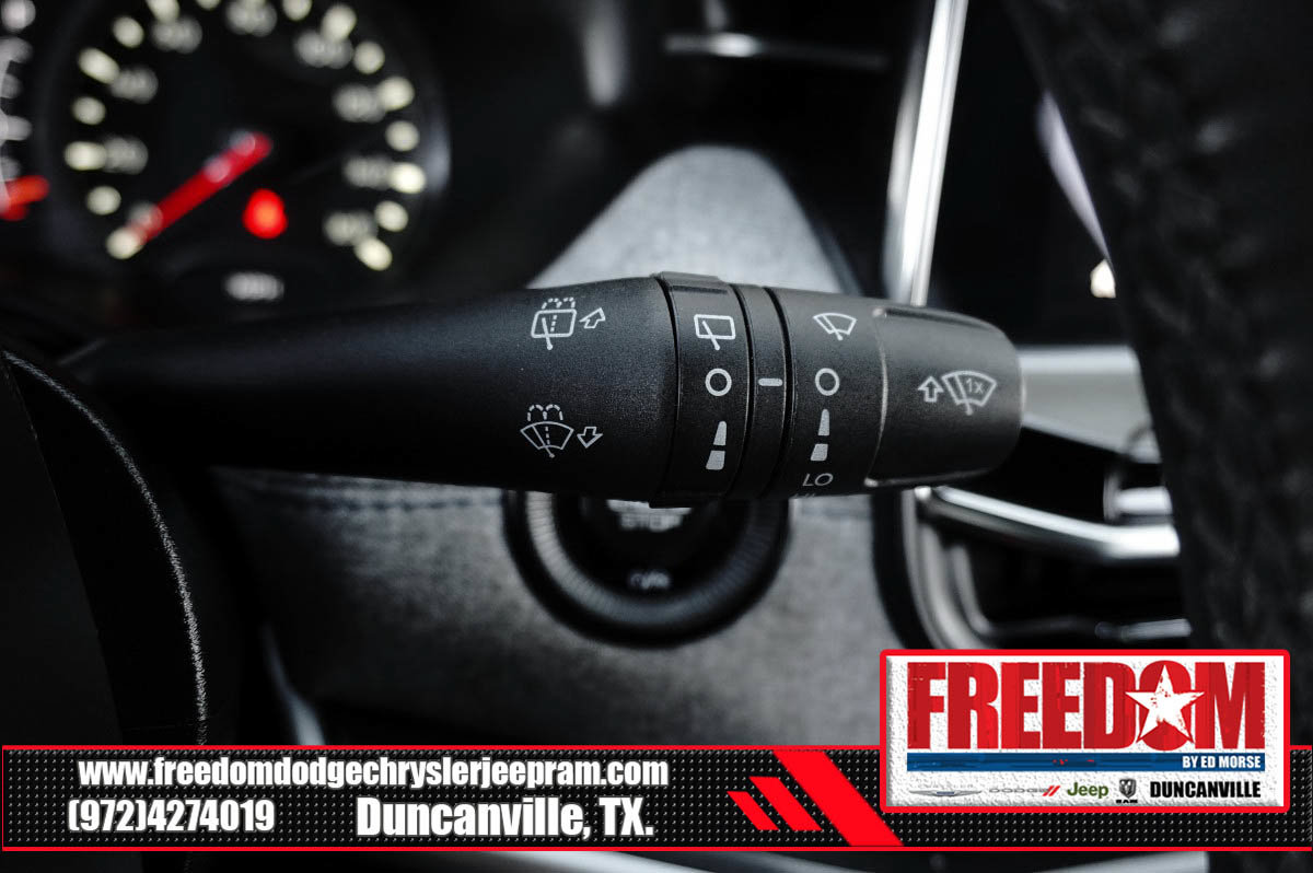 Used 2024 Jeep Compass Latitude AWD/4WD image 32