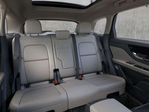 New 2026 Lincoln Corsair Premiere image 33