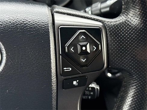 Used 2016 Toyota Tacoma TRD Sport image 24